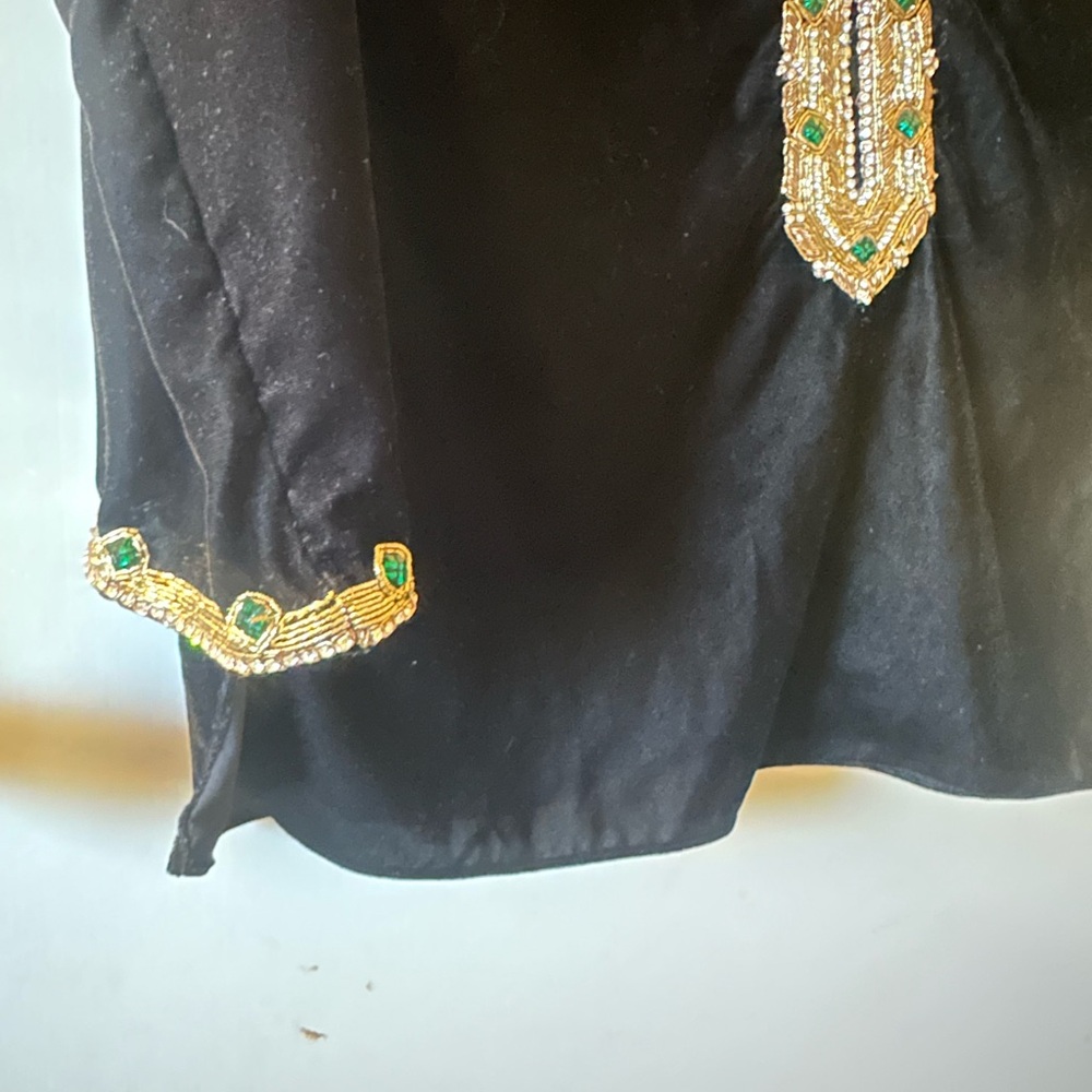 Elegant Black Embellished Women's Top - Picture 4 of 11